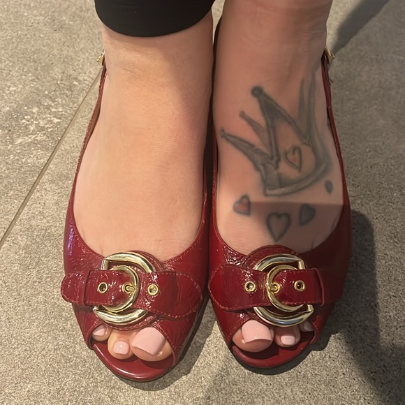 Patent red peep toe flats size 7.5 - Picture 8 of 8